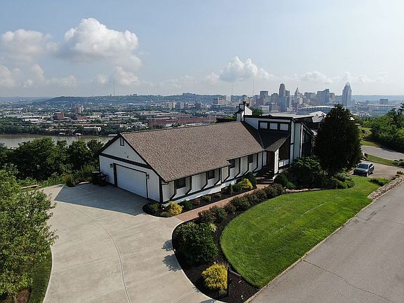 3rd image of 1110 Panorama Dr