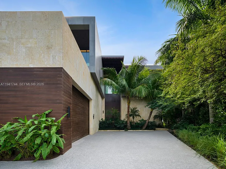 28 W Dilido Dr — Photo 31