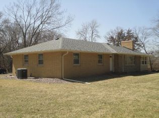 6985 Glen Rd, Woodbury, MN 55129