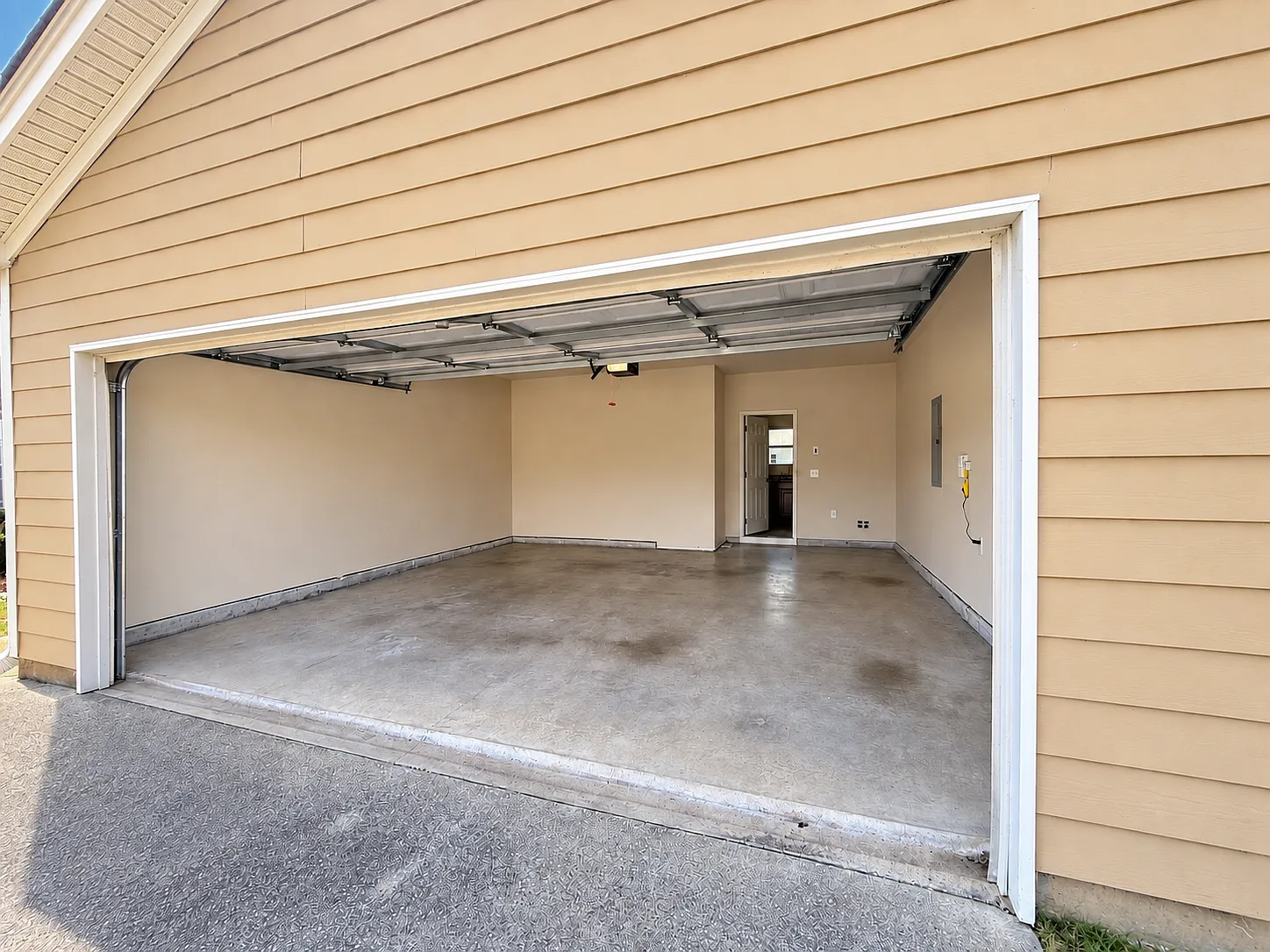 3 bed, 1288 sqft, $1,650 — Photo 2