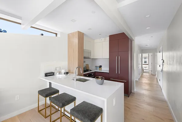 Sold by Nest Seekers International | media 9