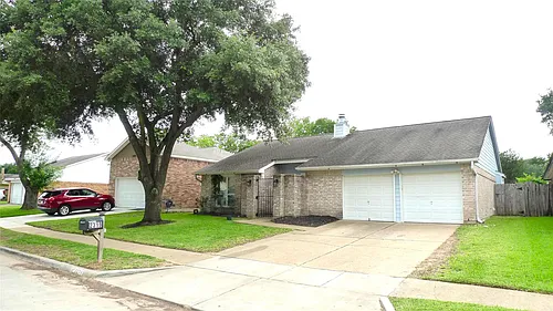 2319 Crooked Ln Photo 1