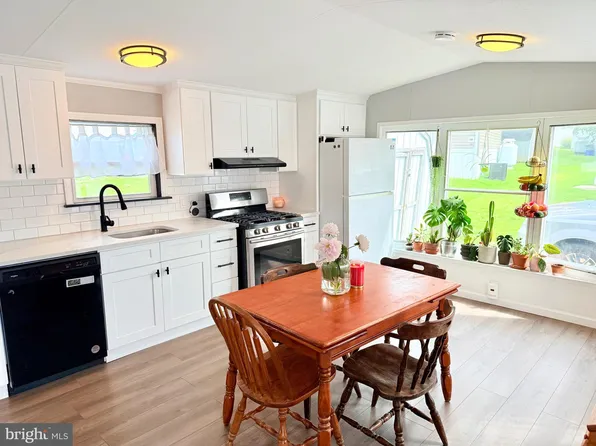 38 Clara St, Norristown, PA 19403