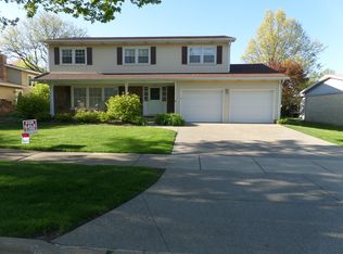 706 W Hackberry Dr, Arlington Heights, IL 60004