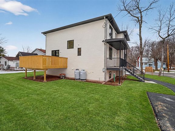 4th image of 67 Lawrence Avenue