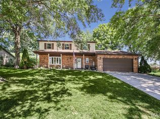15 Moonglow Dr, Belleville, IL 62221