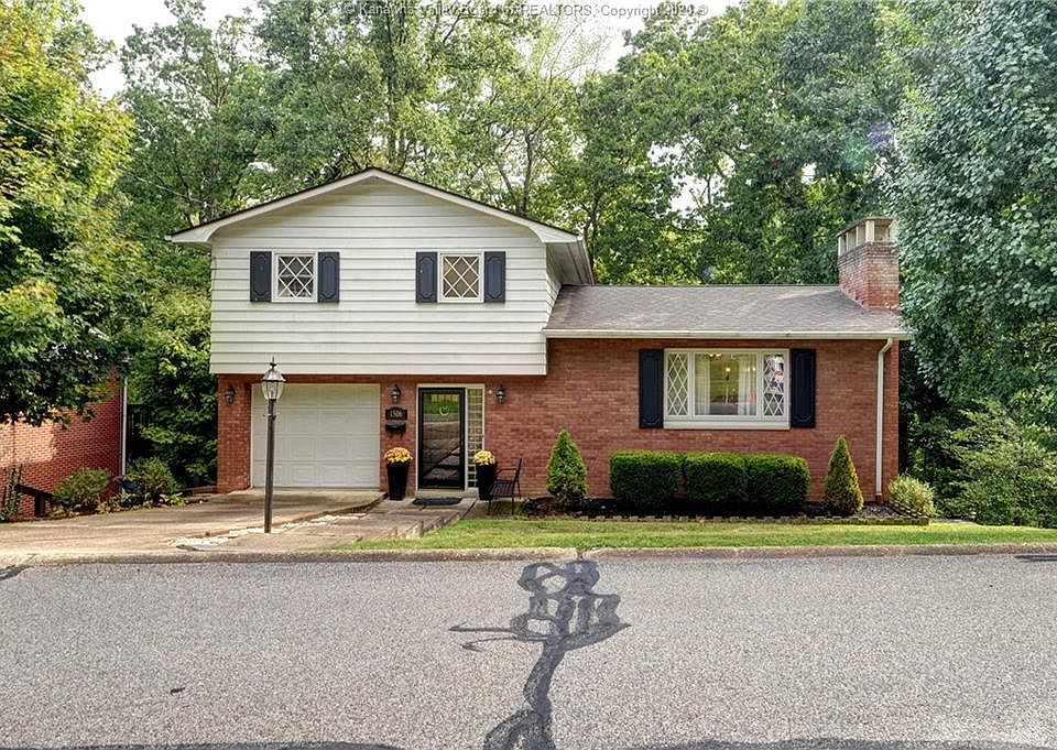 1st image of 1506 Village Dr