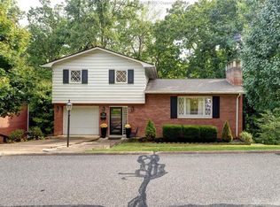 1506 Village Dr, South Charleston, WV 25309