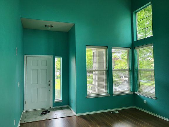 Entrance and living room.