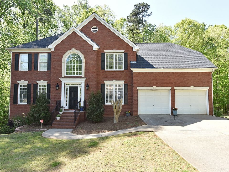 Front brick, flat drive way 