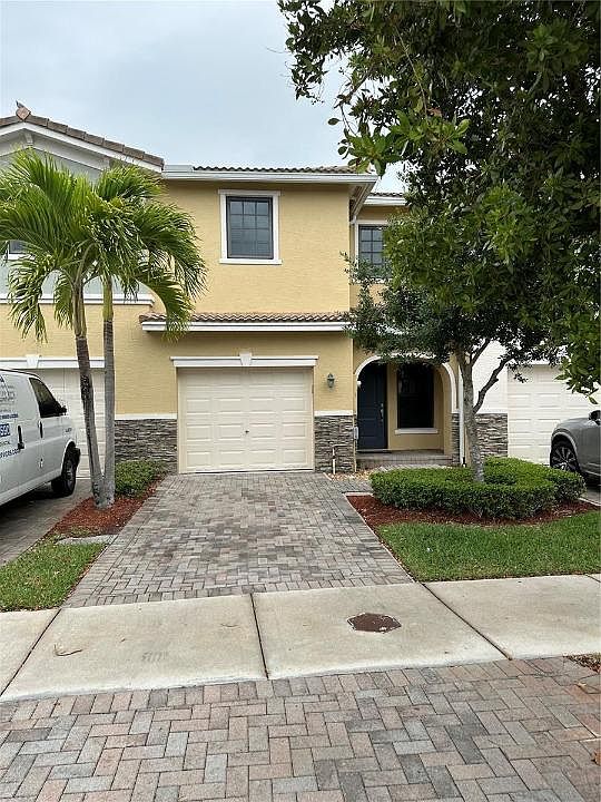 1st image of 342 NE 194th Ln #342