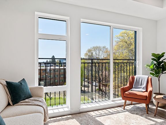 3rd image of 514 Federal Ave E #402