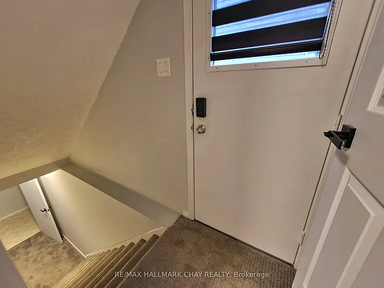 30 Orwell Cres — Photo 16