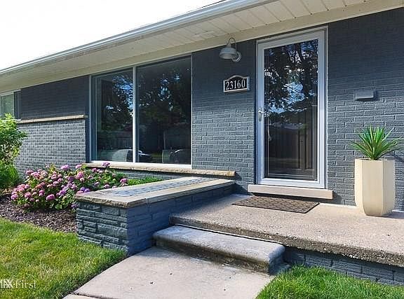 4th image of 23160 Norcrest Dr