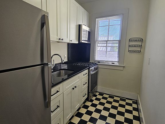4th image of 315 S 5th Ave #2