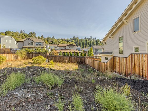 2nd image of 2077 Stagecoach Road