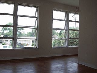 3rd image of 212 Williams Ave