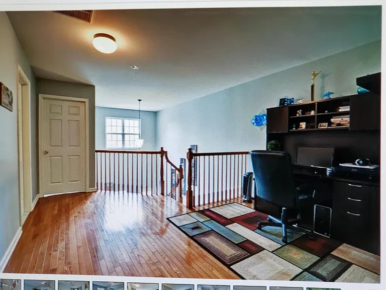 48 Hoover Ave — Photo 8