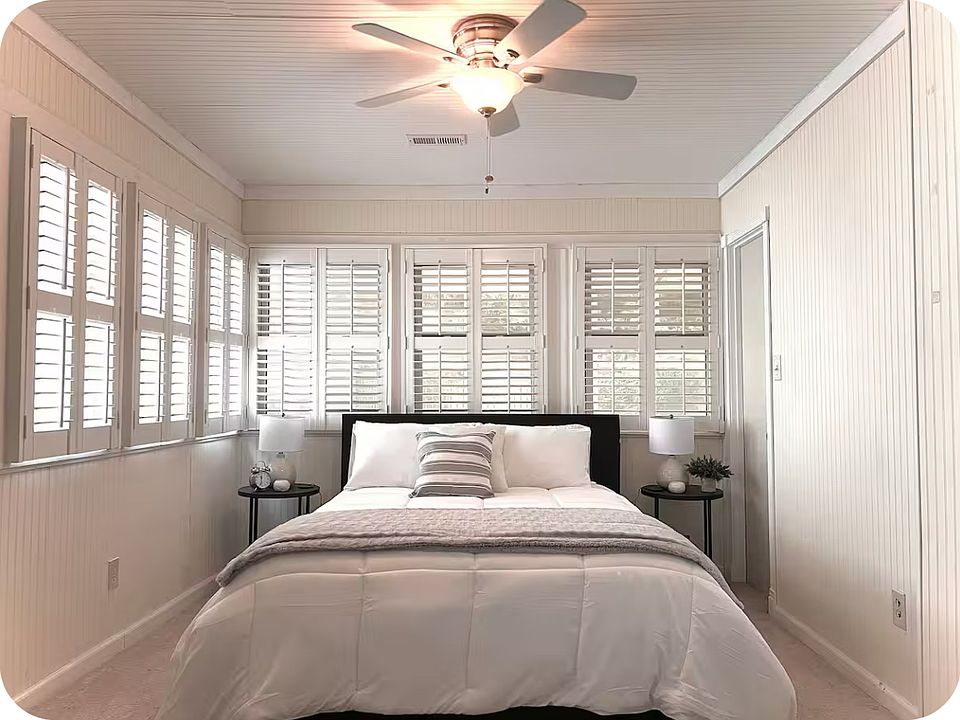 2nd image of 803 Suffolk St