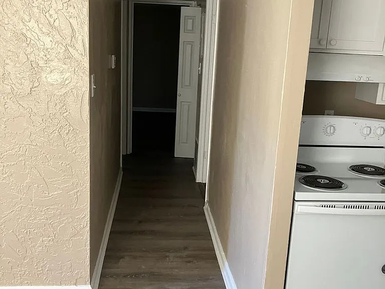 River Pointe Apartments — Photo 25