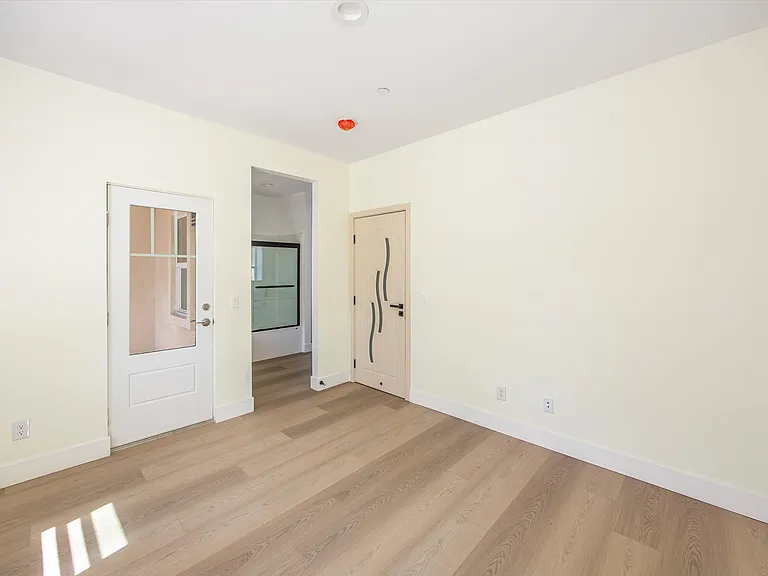 3164 N Sterling Ave #101 — Photo 7