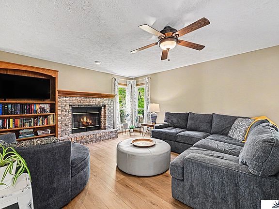 3rd image of 16928 Karen St
