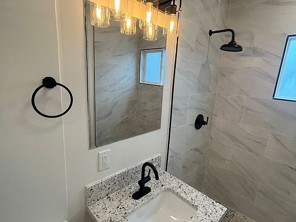 2nd image of 2921 Allgeyer Ave APT 7