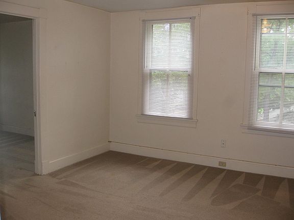 5th image of 115 Bruce Pl APT 5