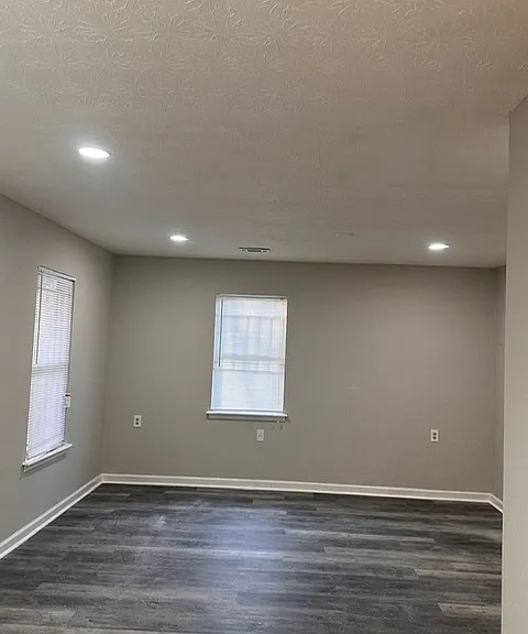 1293 Bridges Ave SW — Photo 9