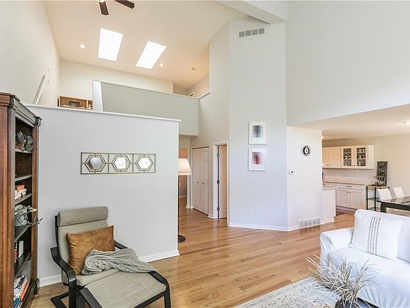 3rd image of 214 White Heron Cir