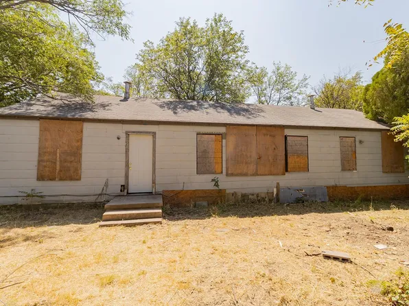 3921 E Ross Pkwy, Wichita, KS 67210