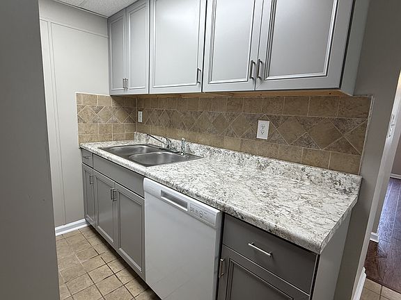 3rd image of 4908 Charwood Trl NW