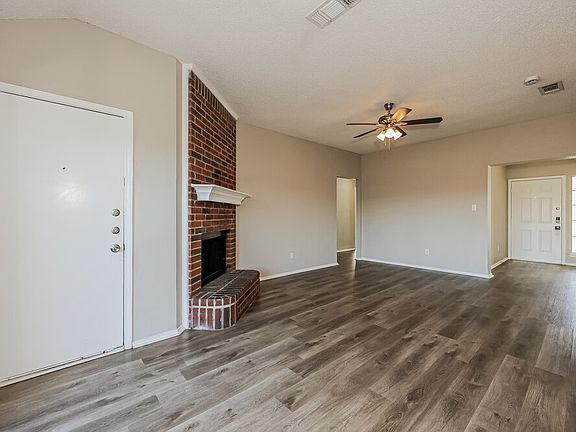 3rd image of 1041 Glencrest Dr