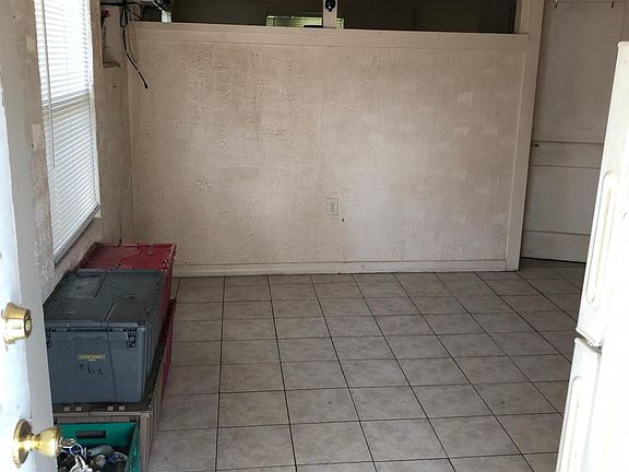 2nd image of 4018 Durnam Pl