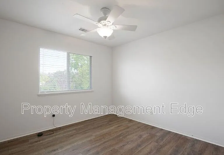 23536 Silverwood St — Photo 15
