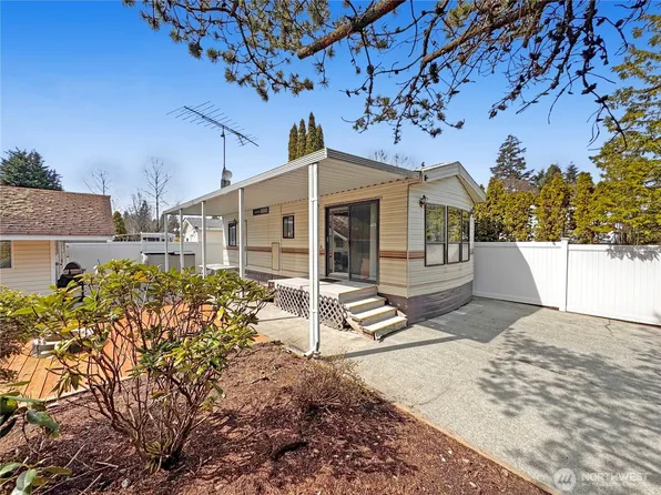 5001 Bay Road #E27, Blaine, WA 98230