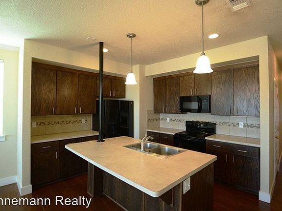 4th image of 2320 Verna Lee Blvd