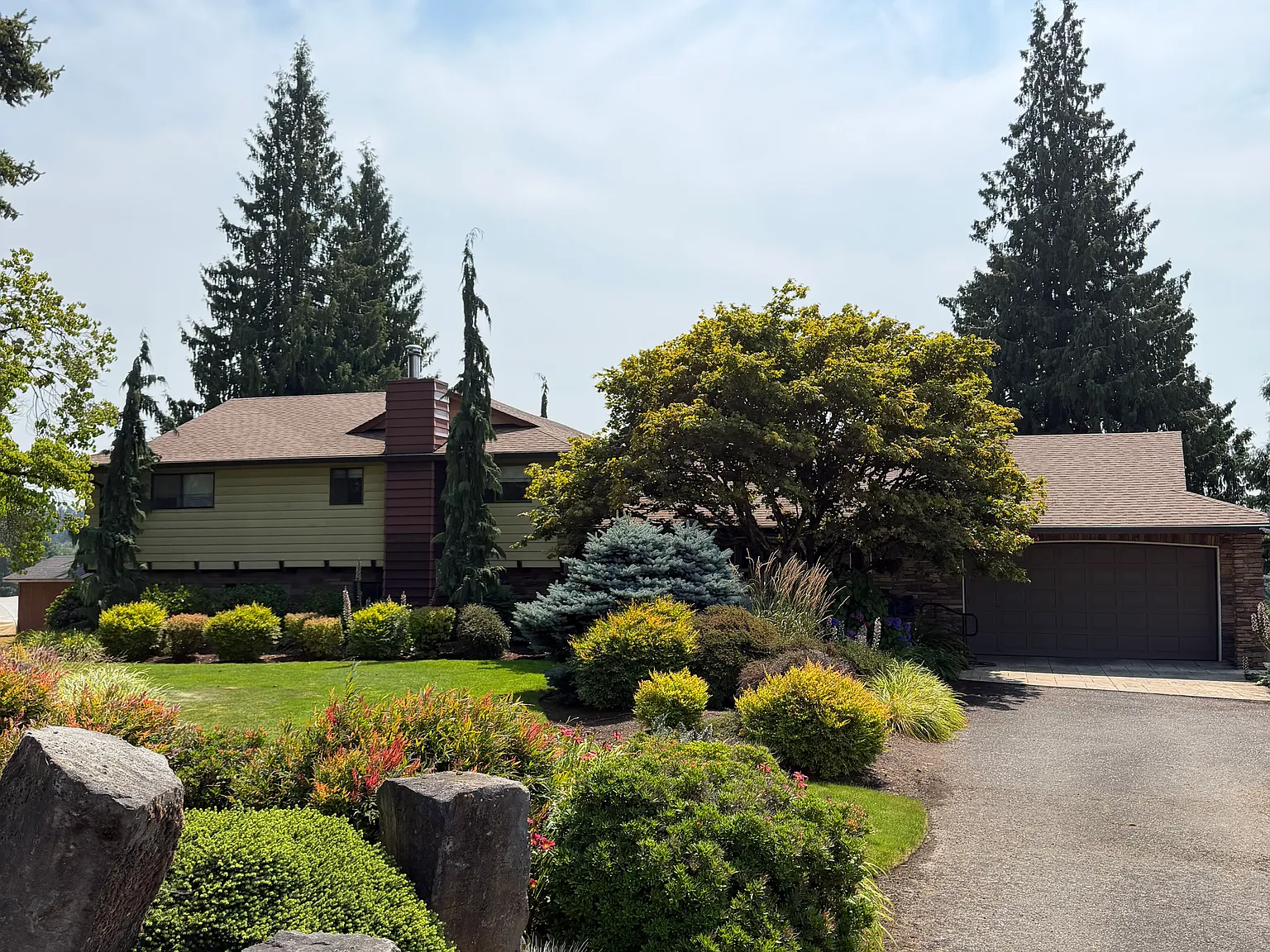 4 bed, 2672 sqft, $3,000 — Photo 1
