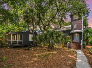 622 E Cooper Ave, Folly Beach, SC 29439