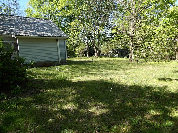 2nd image of 175 McCauley St
