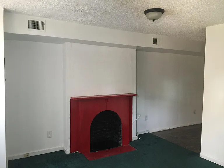 1156 5th St NE — Photo 2