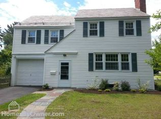 40 Buckingham Dr, Albany, NY 12208