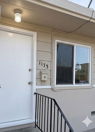 1st image of 1173 Oakview Ave