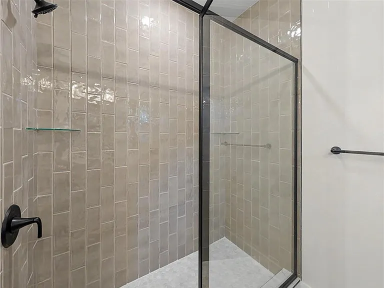 24 Cromarty Dr — Photo 12