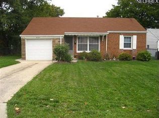 6595 Ridgeview Rd, Mayfield Heights, OH 44124