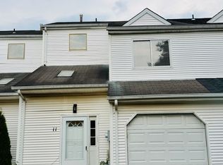 11 Saffron Dr, Lumberton, NJ 08048