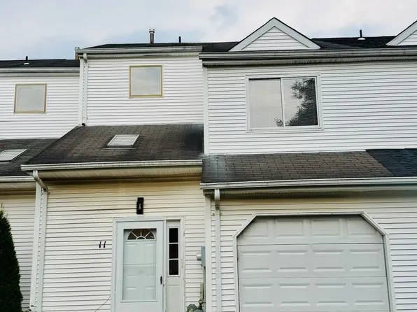 11 Saffron Dr, Lumberton, NJ 08048