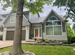 21522 W 54th St, Shawnee, KS 66226