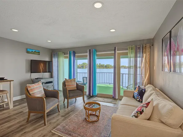 7041 Kingston Cove Ln APT 143, Willis, TX 77318