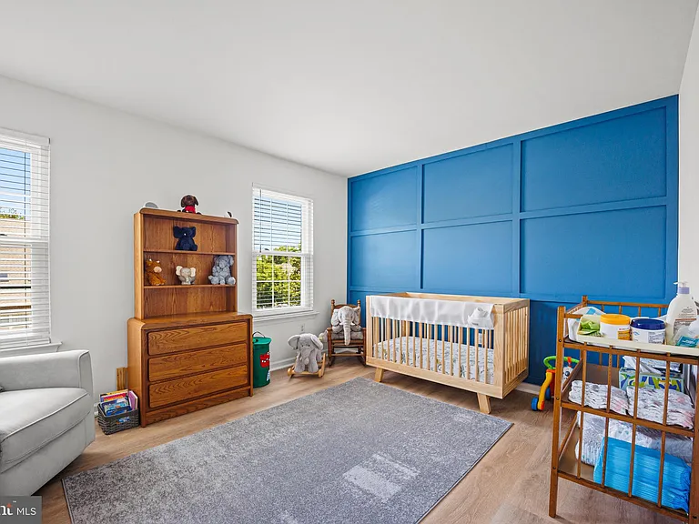 410 Fairview Way — Photo 16